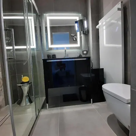 Palms Luxury Suites Sanremo-3